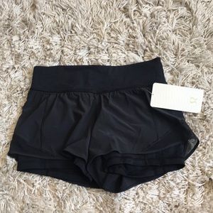 Lululemon hotty hot short naked